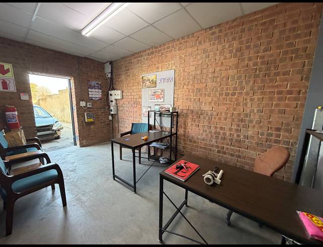 700M² FACTORY TO LET IN ALBERTON NORTH